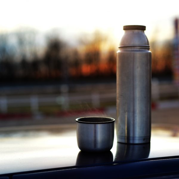 how-to-clean-a-thermos-featured